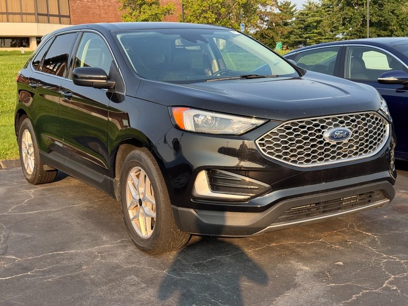 Ford Edge Vehicle Full-screen Gallery Image 02