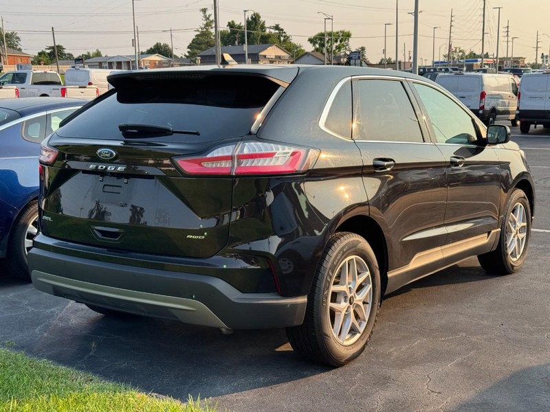Ford Edge Vehicle Full-screen Gallery Image 03