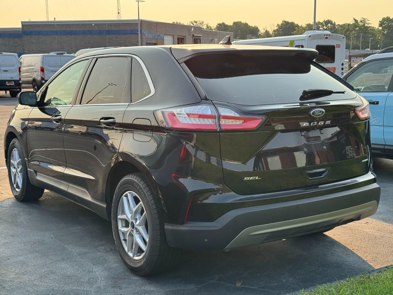 Ford Edge Vehicle Full-screen Gallery Image 04