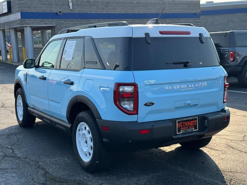 Ford Bronco Sport Vehicle Full-screen Gallery Image 06