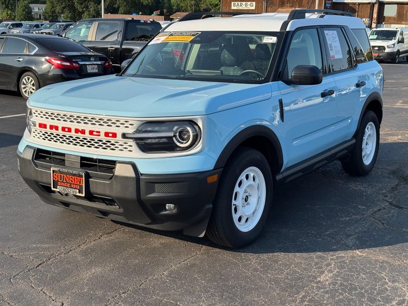 Ford Bronco Sport Vehicle Full-screen Gallery Image 08