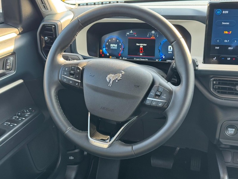 Ford Bronco Sport Vehicle Full-screen Gallery Image 13
