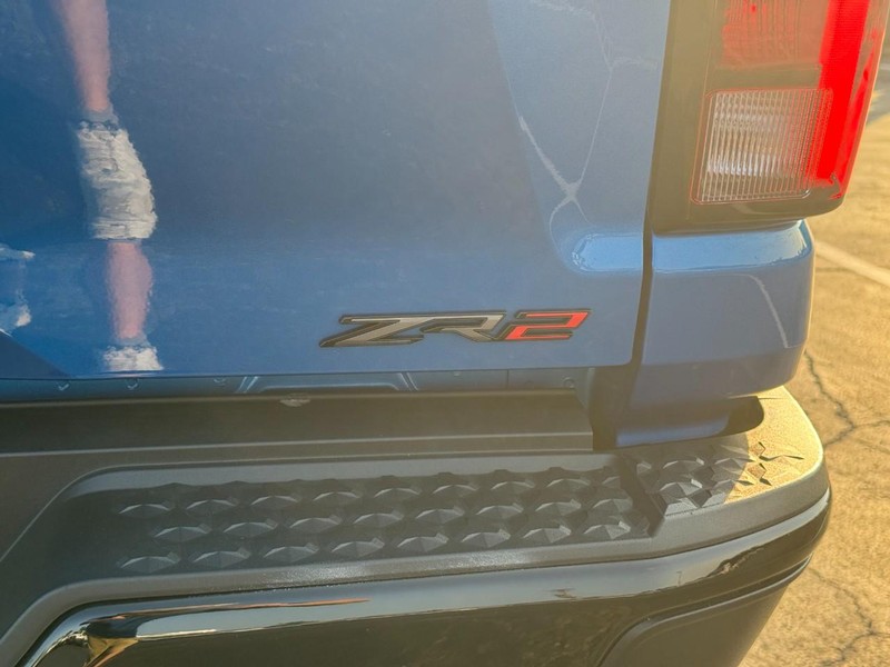 Chevrolet Colorado Vehicle Full-screen Gallery Image 05
