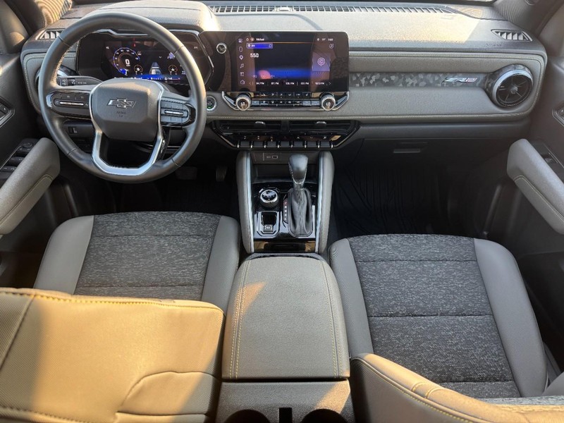Chevrolet Colorado Vehicle Full-screen Gallery Image 13