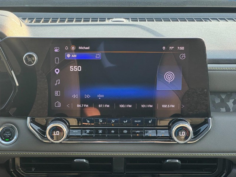 Chevrolet Colorado Vehicle Full-screen Gallery Image 15