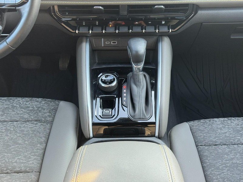 Chevrolet Colorado Vehicle Full-screen Gallery Image 16