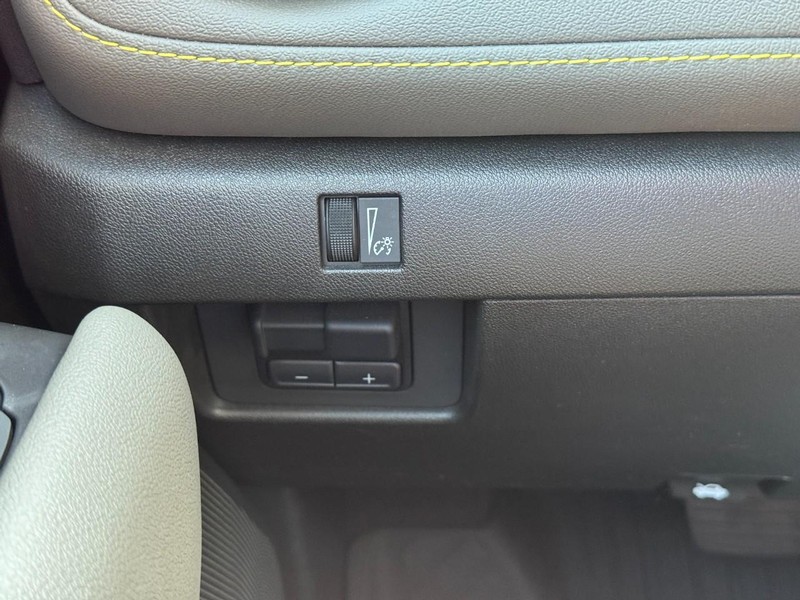 Chevrolet Colorado Vehicle Full-screen Gallery Image 18