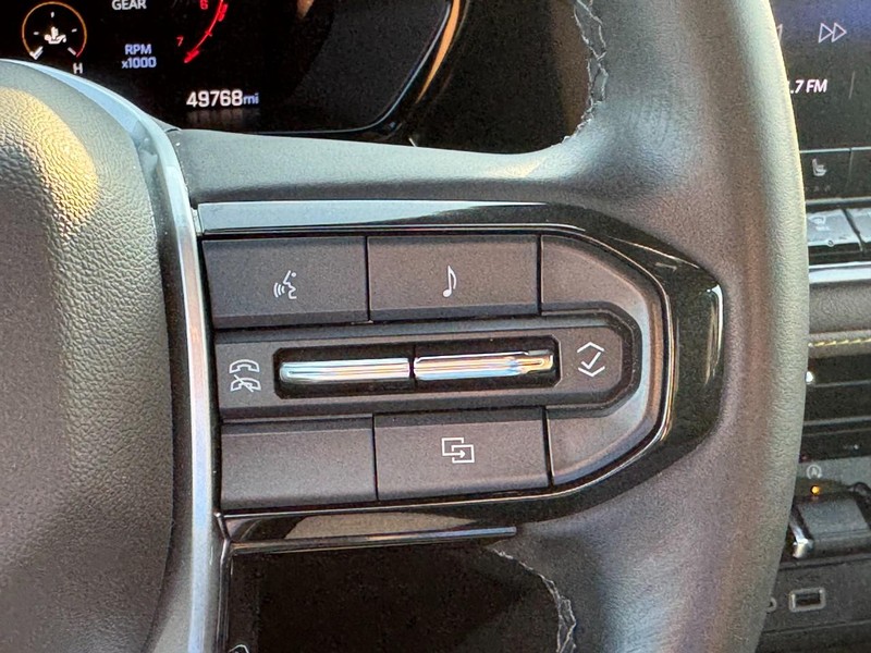 Chevrolet Colorado Vehicle Full-screen Gallery Image 20