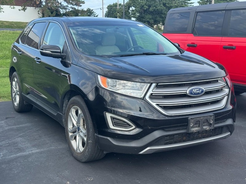 Ford Edge Vehicle Full-screen Gallery Image 02