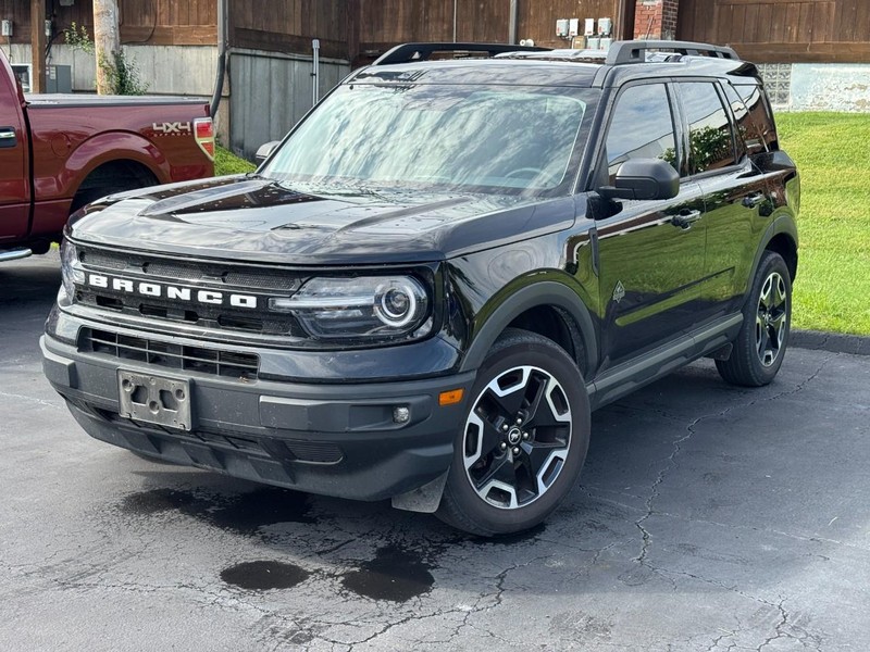 Ford Bronco Sport Vehicle Full-screen Gallery Image 01