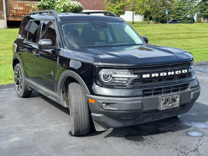 Ford Bronco Sport Vehicle Full-screen Gallery Image 02