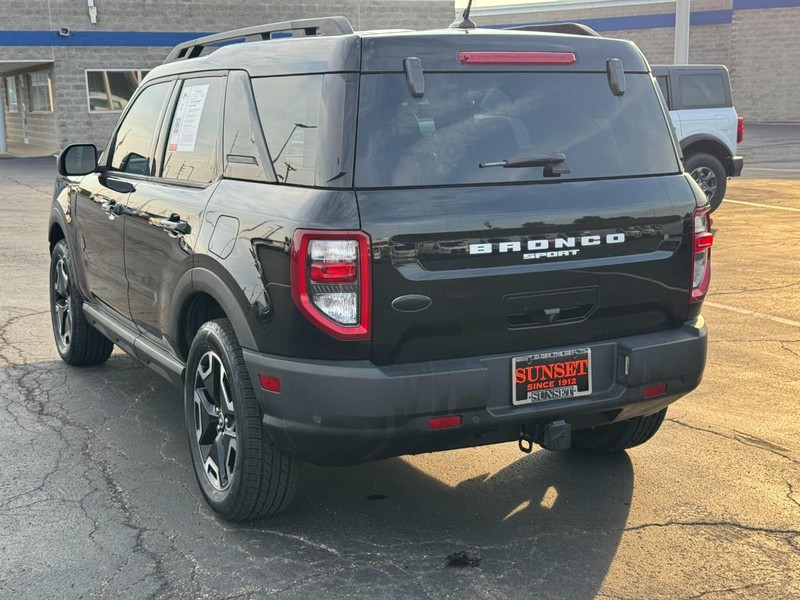 Ford Bronco Sport Vehicle Full-screen Gallery Image 07