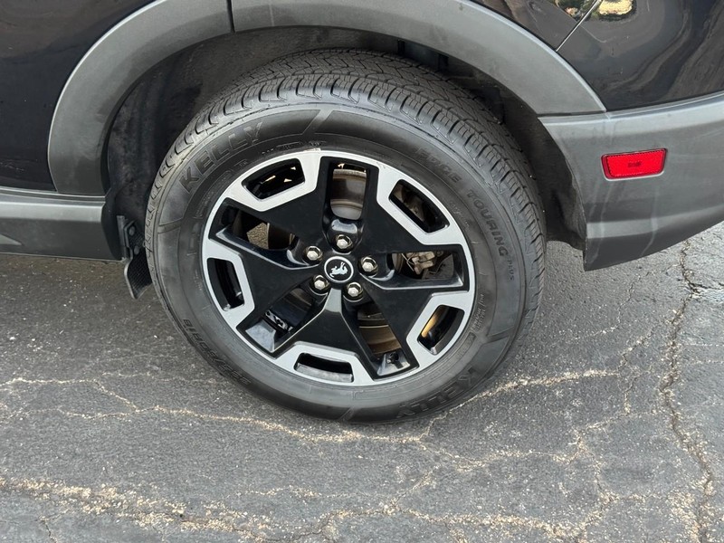 Ford Bronco Sport Vehicle Full-screen Gallery Image 08