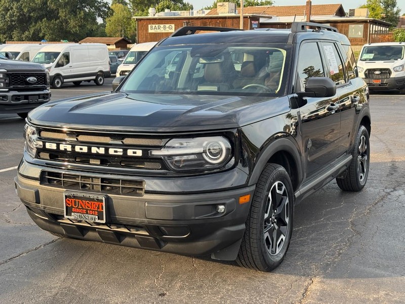 Ford Bronco Sport Vehicle Full-screen Gallery Image 09