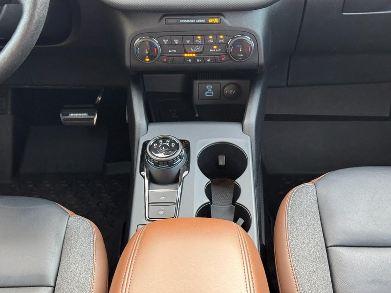 Ford Bronco Sport Vehicle Full-screen Gallery Image 16