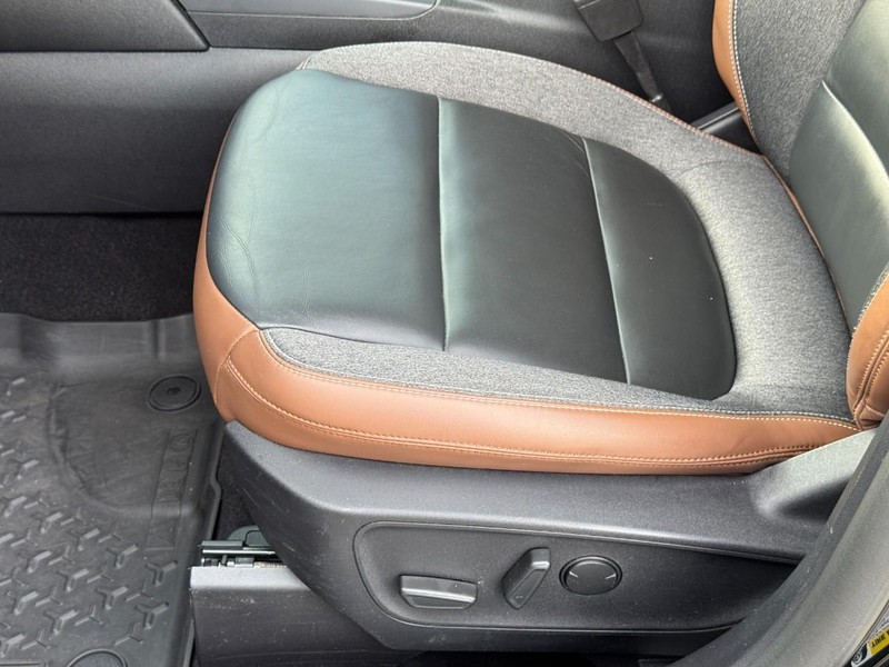 Ford Bronco Sport Vehicle Full-screen Gallery Image 18