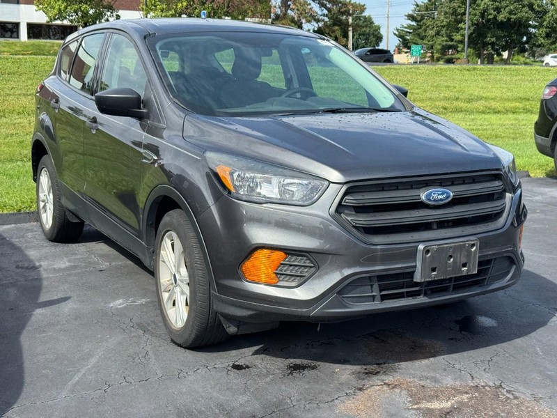 Ford Escape Vehicle Full-screen Gallery Image 02