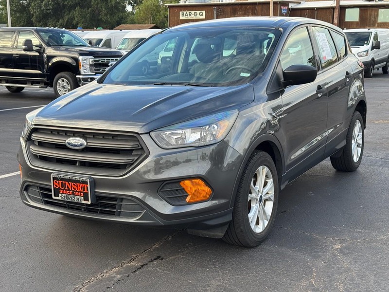 Ford Escape Vehicle Full-screen Gallery Image 08