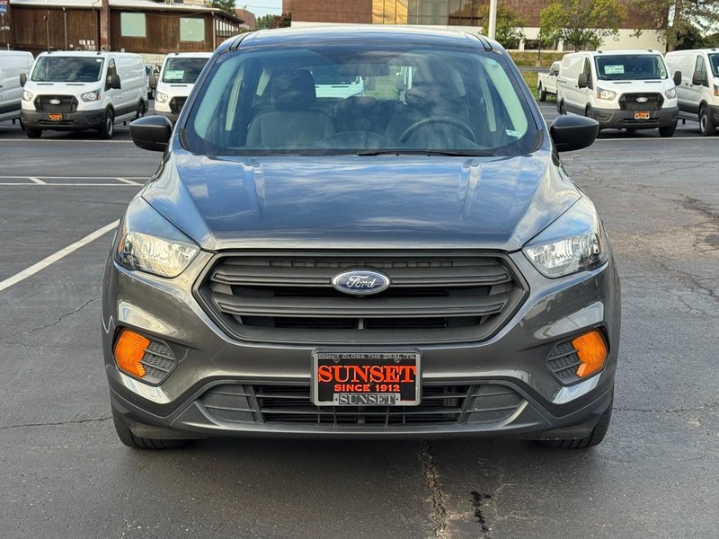 Ford Escape Vehicle Full-screen Gallery Image 09