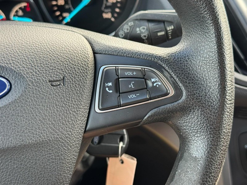Ford Escape Vehicle Full-screen Gallery Image 19