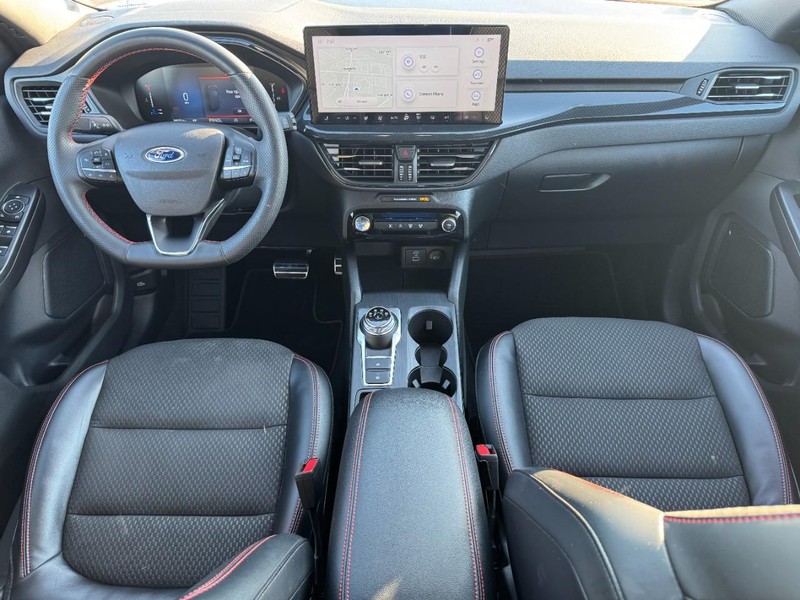 Ford Escape Vehicle Full-screen Gallery Image 12