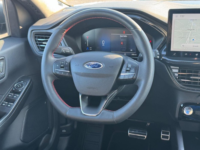 Ford Escape Vehicle Full-screen Gallery Image 13