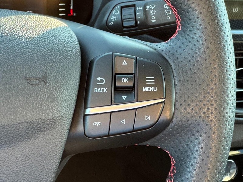 Ford Escape Vehicle Full-screen Gallery Image 20