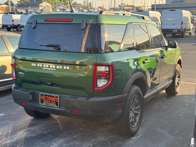 Ford Bronco Sport Vehicle Full-screen Gallery Image 03