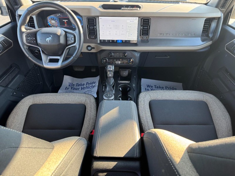 Ford Bronco Vehicle Full-screen Gallery Image 13