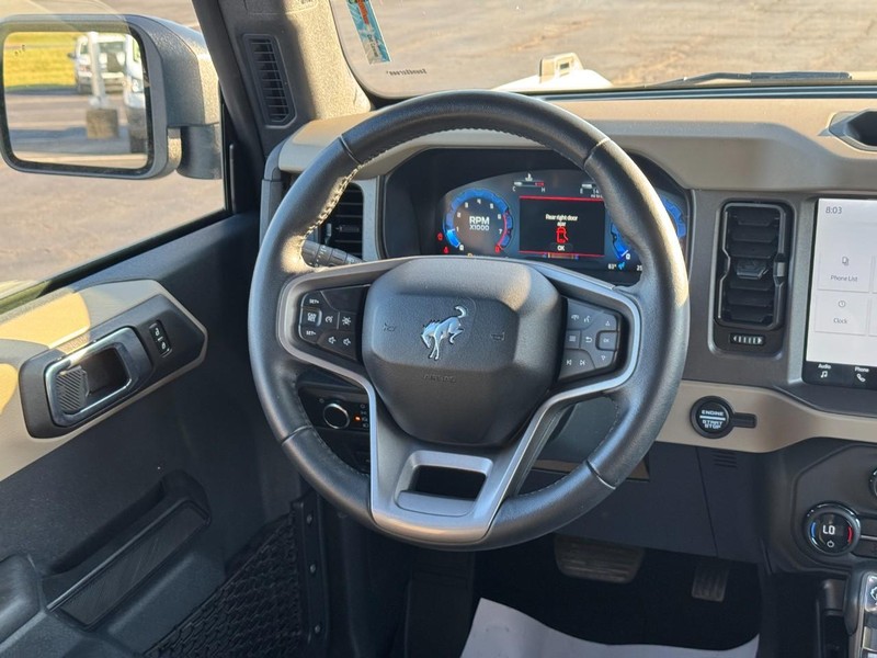 Ford Bronco Vehicle Full-screen Gallery Image 14