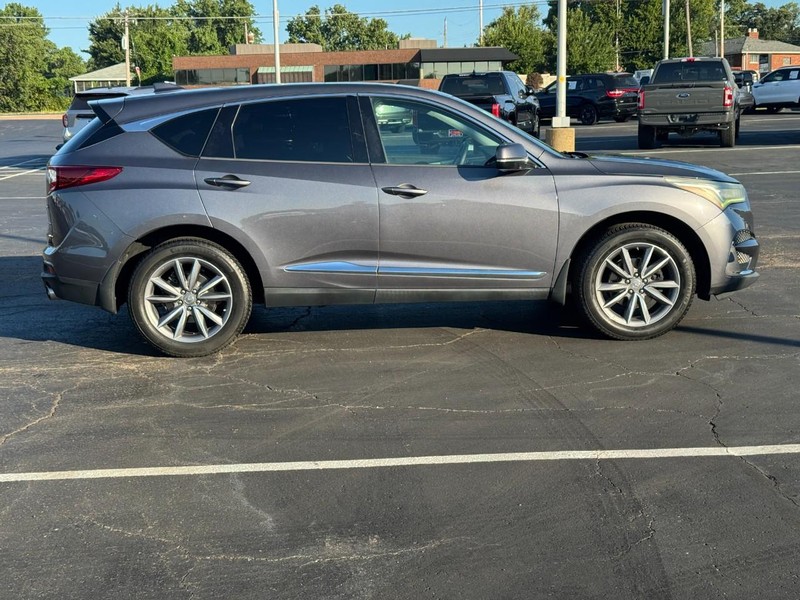Acura RDX Vehicle Full-screen Gallery Image 02