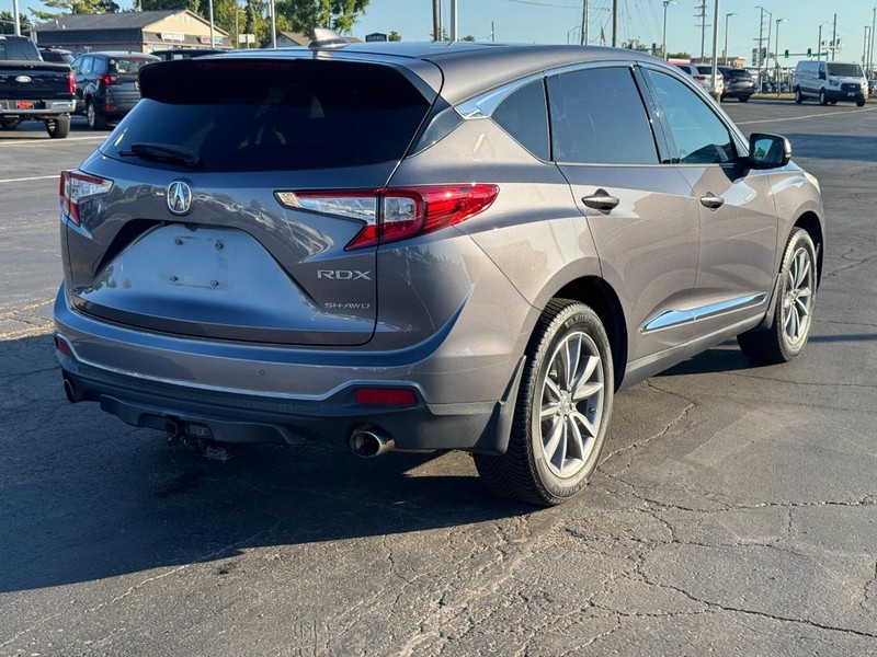 Acura RDX Vehicle Full-screen Gallery Image 03