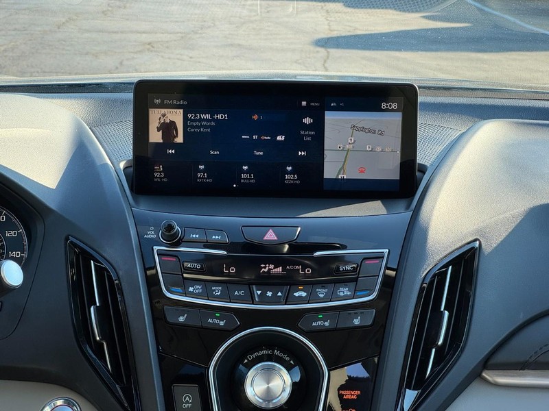 Acura RDX Vehicle Full-screen Gallery Image 14