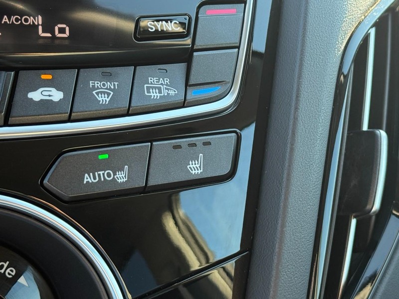 Acura RDX Vehicle Full-screen Gallery Image 25