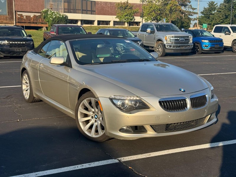 BMW 6 Series Vehicle Full-screen Gallery Image 02