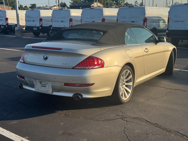 BMW 6 Series Vehicle Full-screen Gallery Image 03