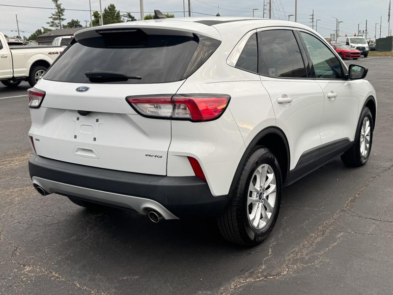 Ford Escape Vehicle Full-screen Gallery Image 03