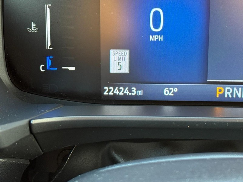 Ford Escape Vehicle Full-screen Gallery Image 21