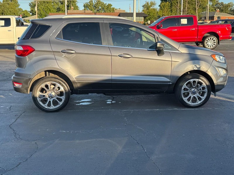 Ford EcoSport Vehicle Full-screen Gallery Image 02