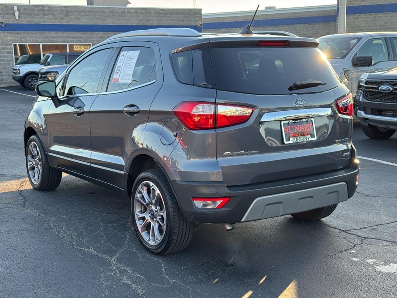 Ford EcoSport Vehicle Full-screen Gallery Image 07