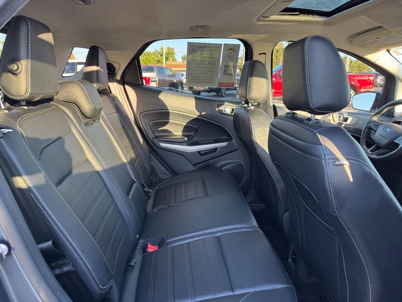 Ford EcoSport Vehicle Full-screen Gallery Image 11