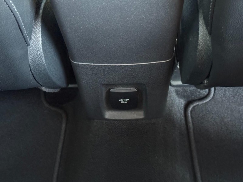 Ford EcoSport Vehicle Full-screen Gallery Image 12