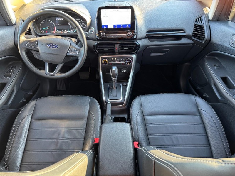 Ford EcoSport Vehicle Full-screen Gallery Image 13