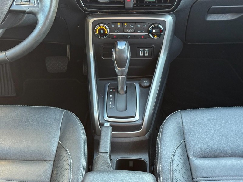 Ford EcoSport Vehicle Full-screen Gallery Image 16