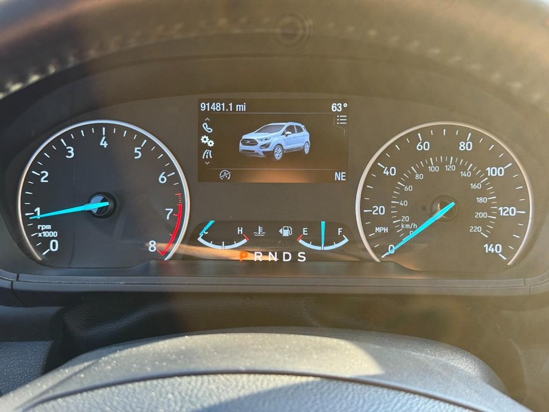Ford EcoSport Vehicle Full-screen Gallery Image 22