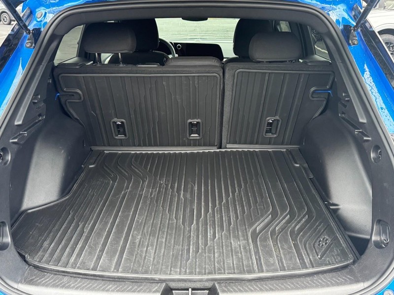 Chevrolet Equinox EV Vehicle Full-screen Gallery Image 05