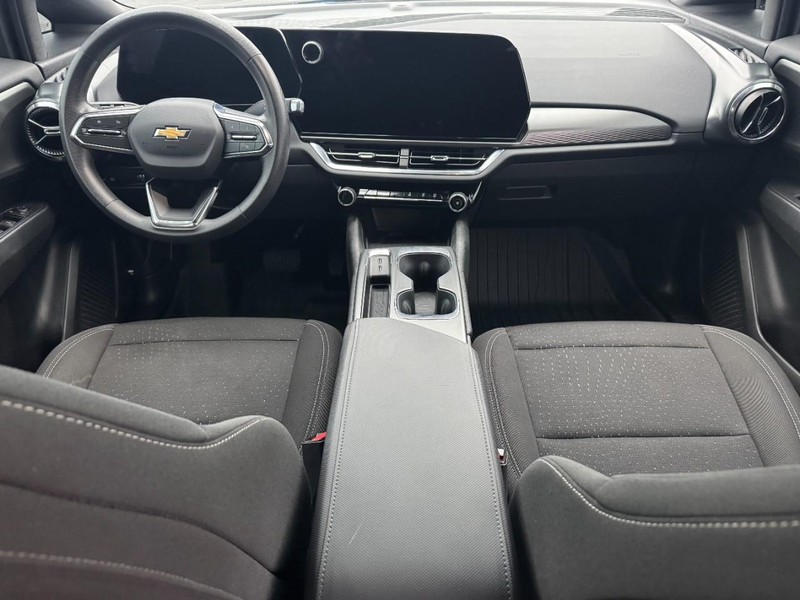 Chevrolet Equinox EV Vehicle Full-screen Gallery Image 12