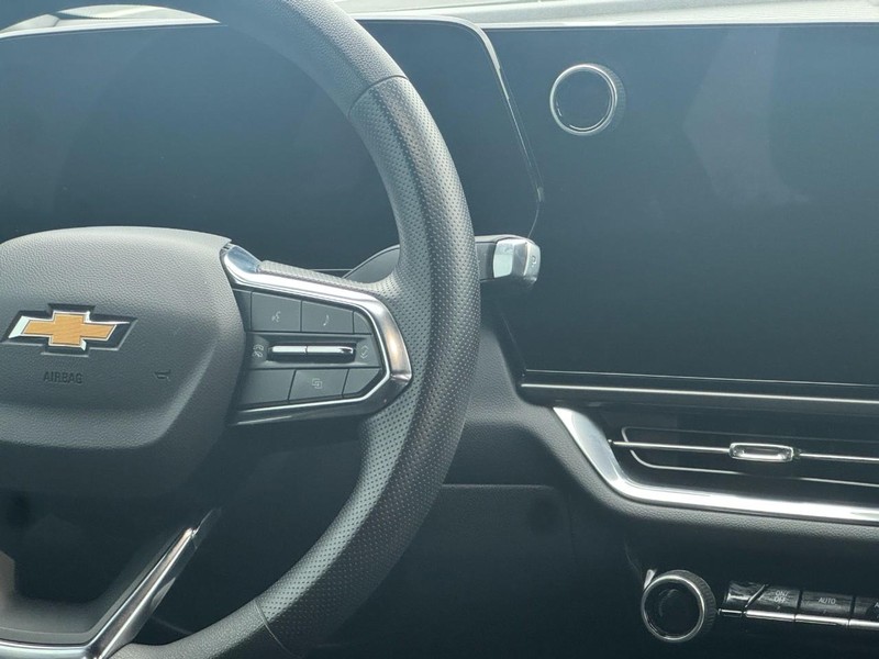 Chevrolet Equinox EV Vehicle Full-screen Gallery Image 15