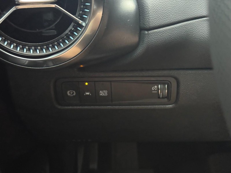Chevrolet Equinox EV Vehicle Full-screen Gallery Image 18