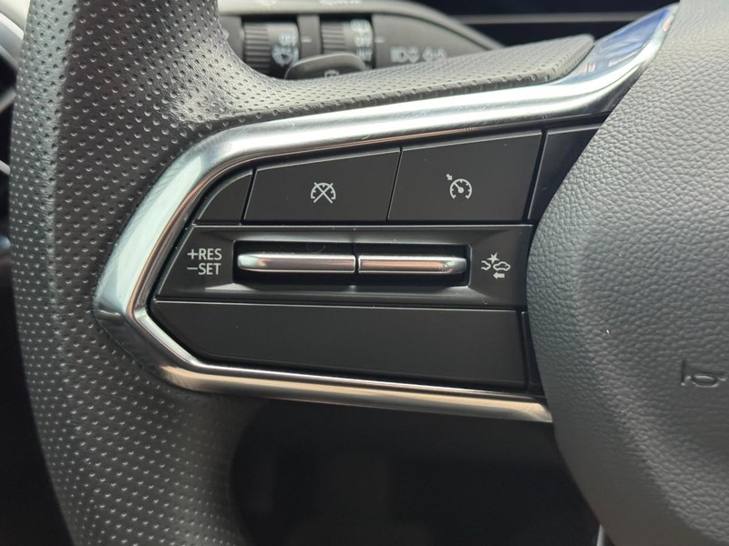 Chevrolet Equinox EV Vehicle Full-screen Gallery Image 19